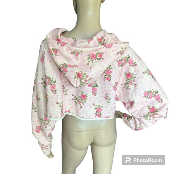 💕LoveShackFancy Cropped Hoodie 💕 - Picture 10 of 16